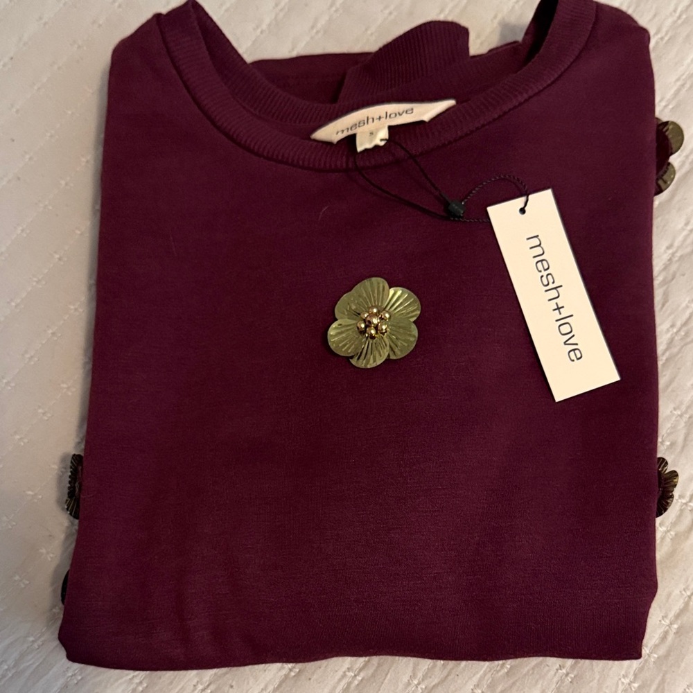 Embellished w/ Gold Metallic Flowers Plum Sweatshirt - NWT Small by mesh+love ❤️ - Picture 9 of 9